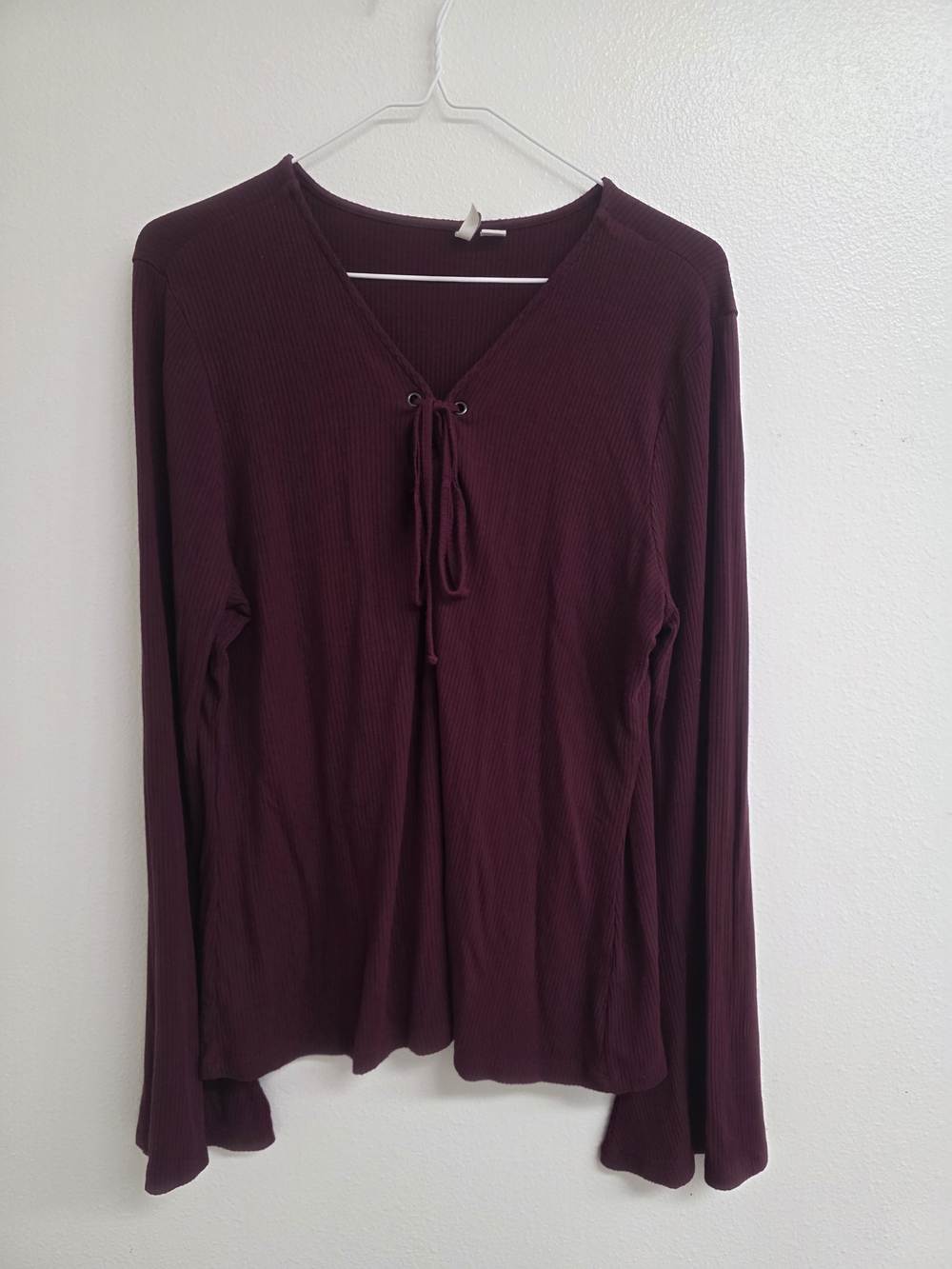 Cato Burgundy Ribbed Lace-Up V-Neck Long Sleeve Top (0645)